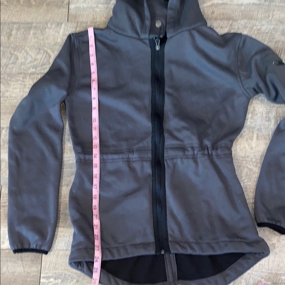 Sporty Black Utility Jacket with Weather-Resistant Fabric - Picture 7 of 14